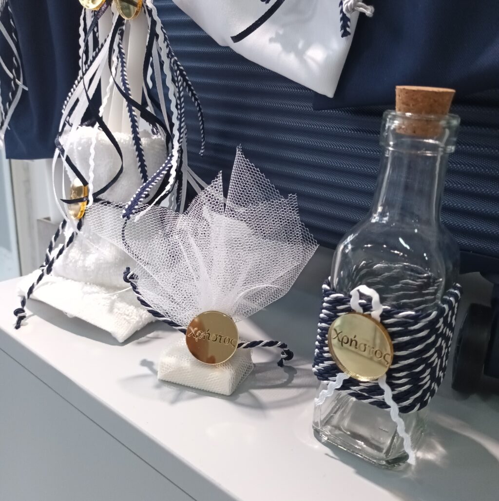 Βαπτιστικό σετ με μονόγραμμα σε χρυσό Plexiglass - Image 3